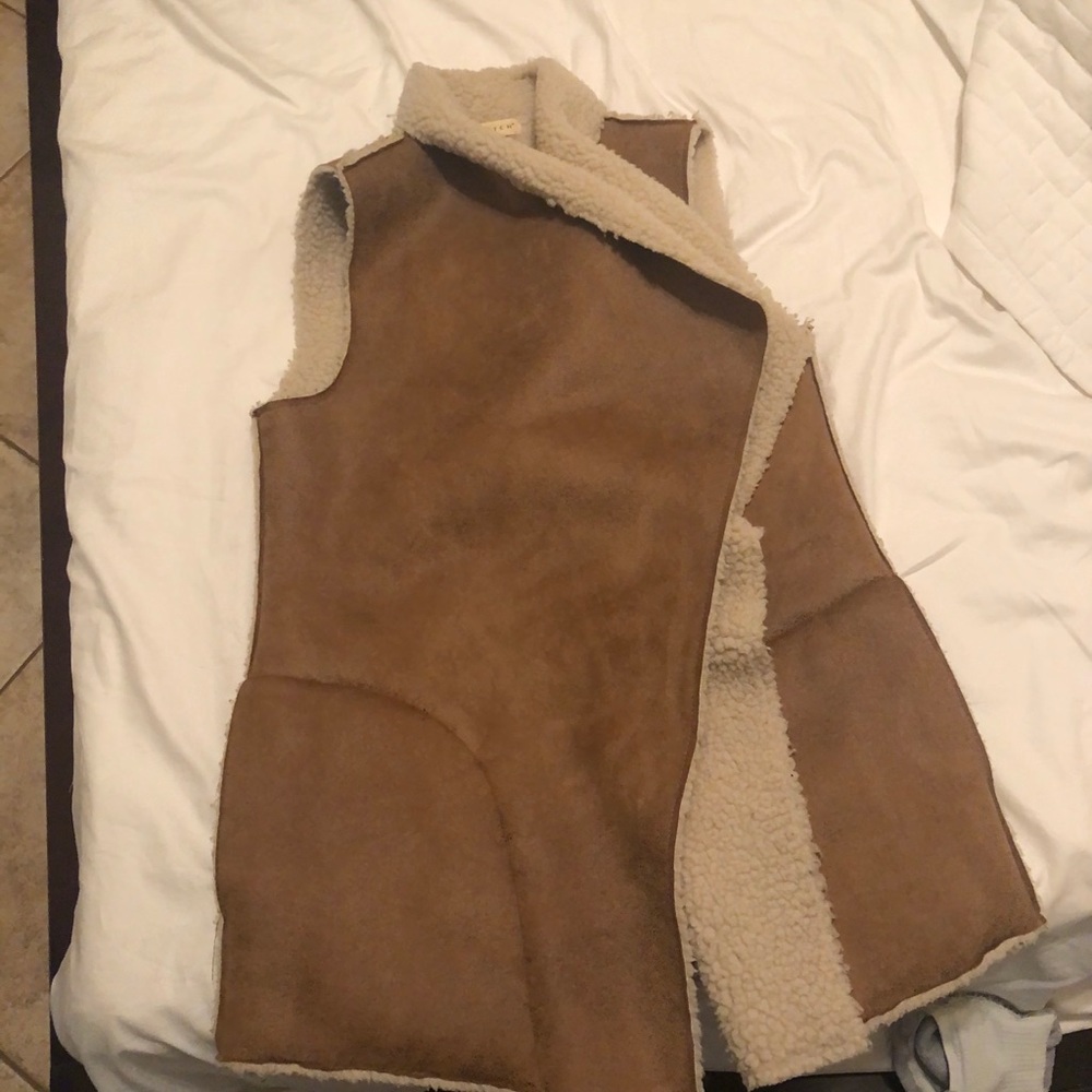 Shearling Vest 🤎🤎🤎🤎🤎 - Picture 3 of 3